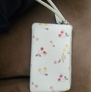 Coach clutch/wristlet
